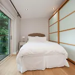 Luxe Dublin 4 Retreat With 3 Bedrooms