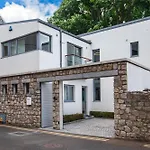 Luxe Dublin 4 Retreat With 3 Bedrooms