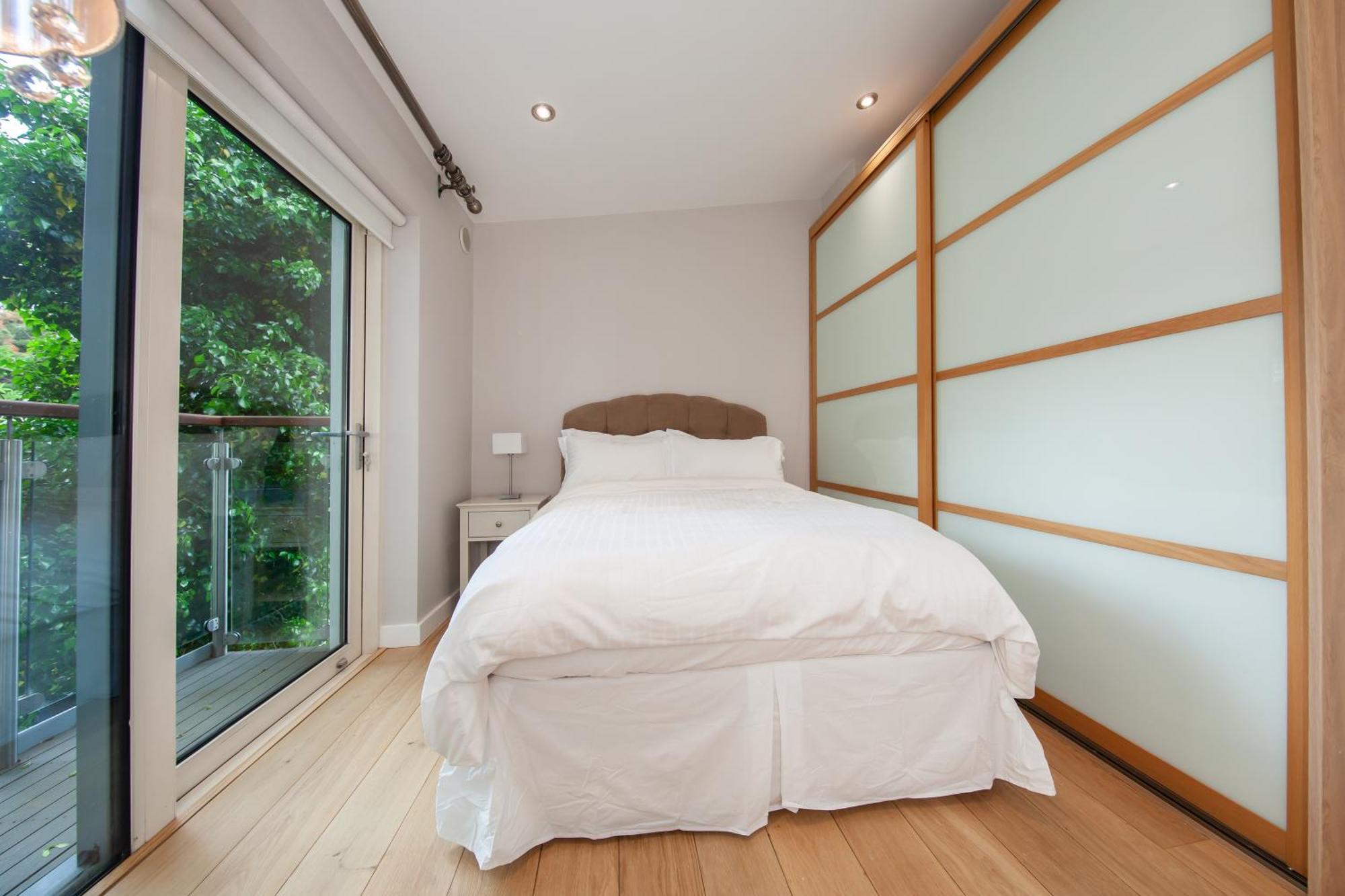 Holiday home Luxe 4 Retreat With 3 Bedrooms Dublin