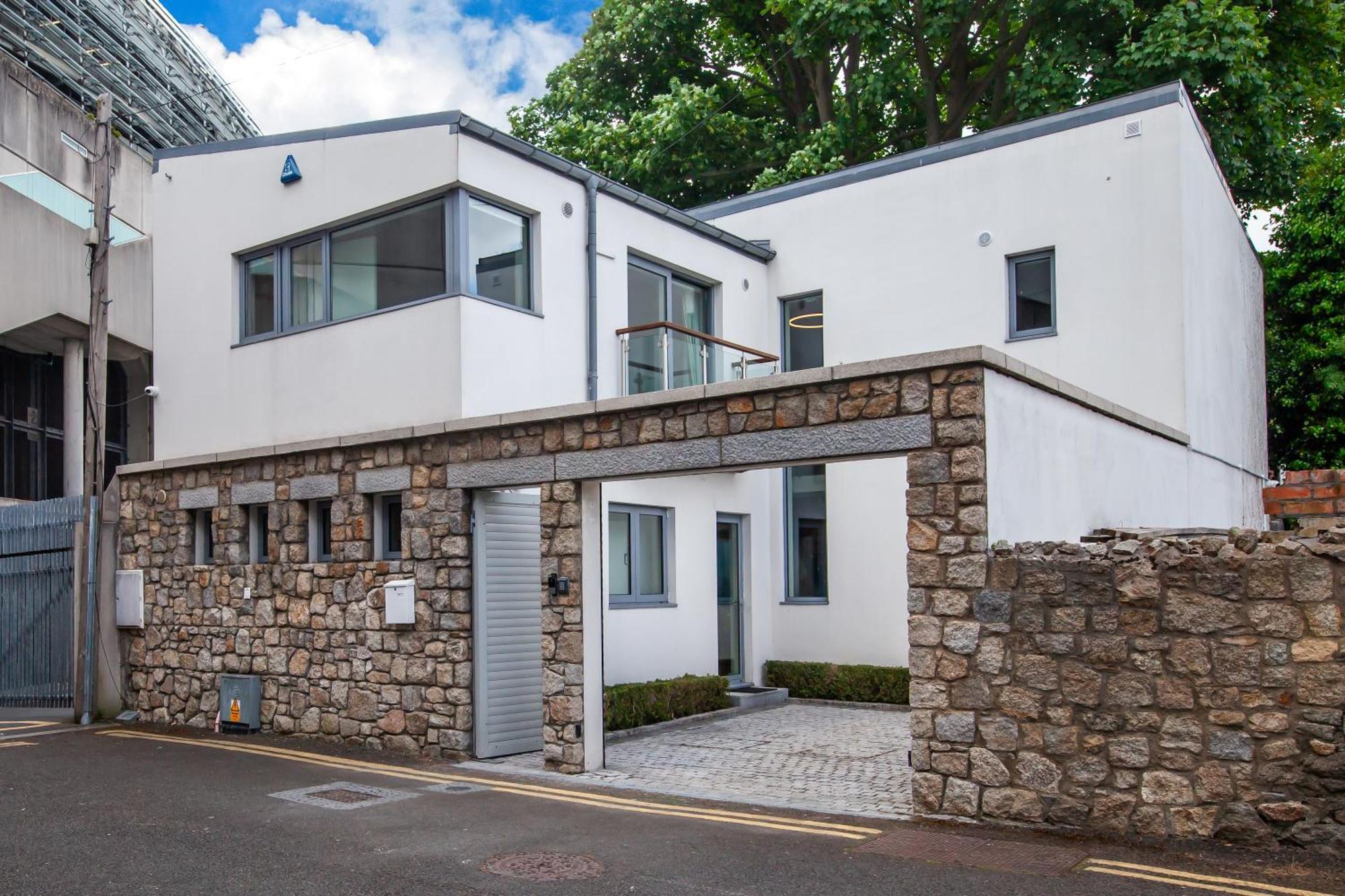 Luxe 4 Retreat With 3 Bedrooms Ferienhaus